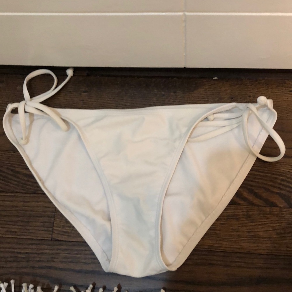 white old navy bikini bottoms